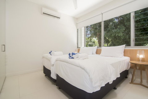 Pool Resort Port Douglas - Surfers Gold Coast 33