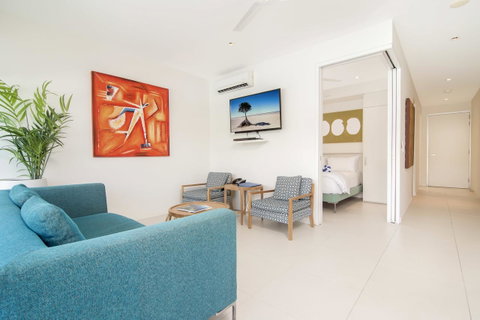Pool Resort Port Douglas - Surfers Gold Coast 32