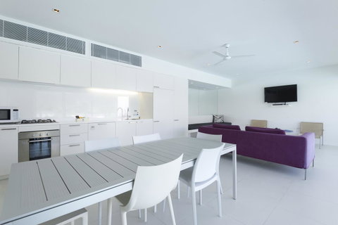Pool Resort Port Douglas - Surfers Gold Coast 21