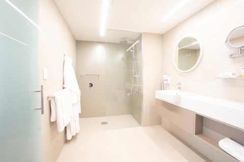 Pacific Hotel Cairns - Surfers Gold Coast 5