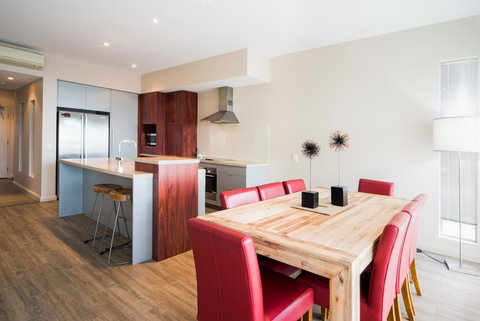 Whitsunday Reflections - Surfers Gold Coast 8