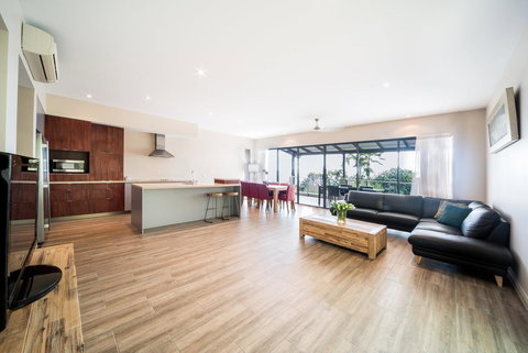 Whitsunday Reflections - Surfers Gold Coast 10