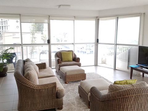 Surfers Chalet - Surfers Gold Coast 32