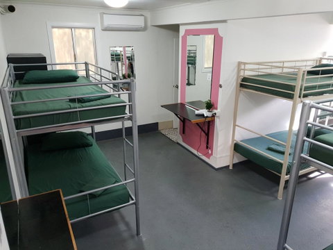 Backpackers In Paradise 18-35 Hostel - Surfers Gold Coast 10