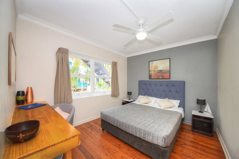 Backpackers In Paradise 18-35 Hostel - Surfers Gold Coast 1