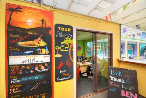 Backpackers In Paradise 18-35 Hostel - Surfers Gold Coast 6