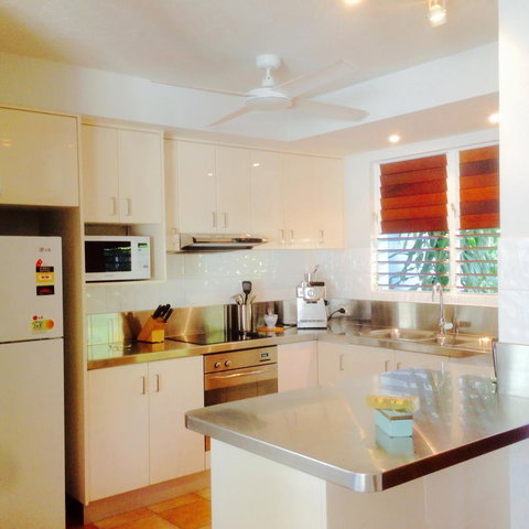 [ ANDY'S BEACH HOUSE ] - Surfers Gold Coast 36