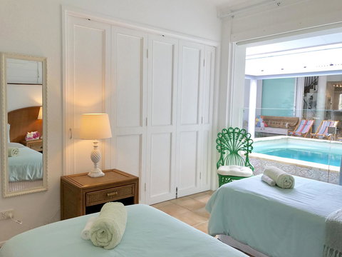 [ ANDY'S BEACH HOUSE ] - Surfers Gold Coast 32