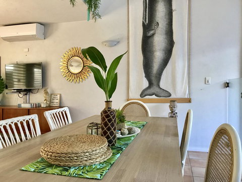 [ ANDY'S BEACH HOUSE ] - Surfers Gold Coast 40