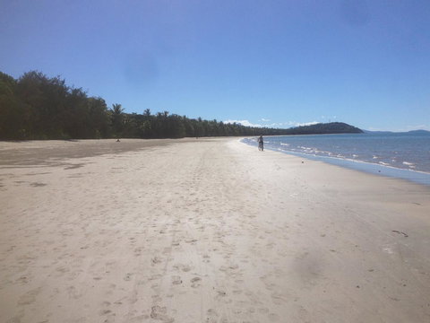 [ ANDY'S BEACH HOUSE ] - Surfers Gold Coast 2