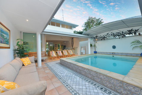 [ ANDY'S BEACH HOUSE ] - Surfers Gold Coast 17