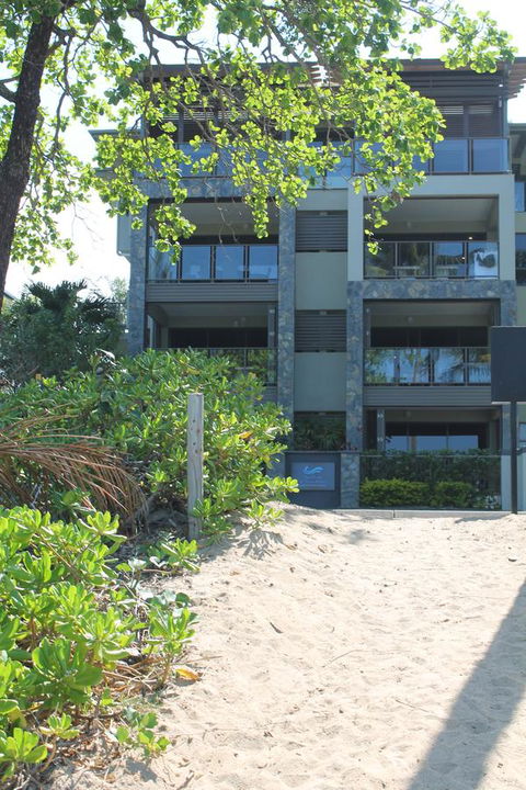 Sea Point On Trinity Beach - Surfers Gold Coast 5