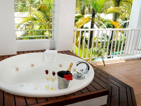The Reef House Adults Retreat - Enjoy 28 Complimentary Inclusions - Surfers Gold Coast 16