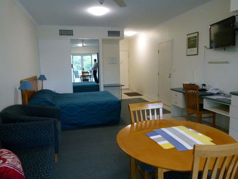 Madison Ocean Breeze Apartments - Surfers Gold Coast 27