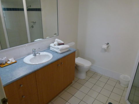 Madison Ocean Breeze Apartments - Surfers Gold Coast 32
