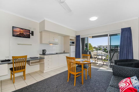 Madison Ocean Breeze Apartments - Surfers Gold Coast 12