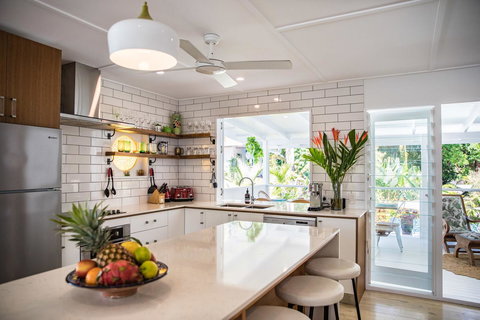 Jamaica Beach House - Surfers Gold Coast 3