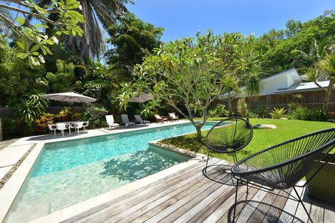 Jamaica Beach House - Surfers Gold Coast 4