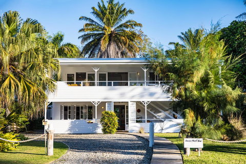 Jamaica Beach House - Surfers Gold Coast 0