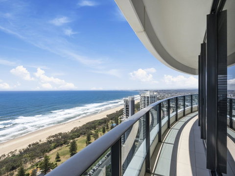 Oracle Resort Broadbeach - Gclr - Surfers Gold Coast 18