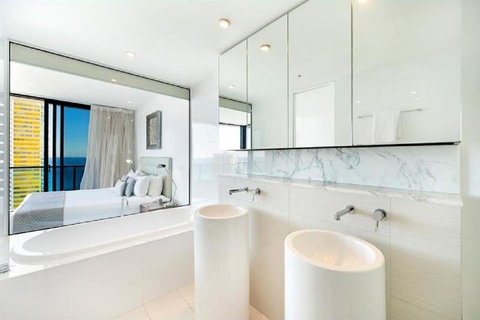 Oracle Resort Broadbeach - Gclr - Surfers Gold Coast 2
