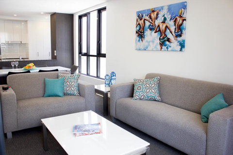 Synergy Broadbeach - Official - Surfers Gold Coast 10
