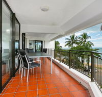 Roydon Beachfront Apartments - Surfers Gold Coast