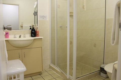 Airlie Apartments - Surfers Gold Coast 1