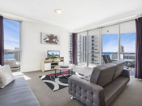 Beach Stay - Ocean & Riverview Resort Chevron Renaissance Central Surfers Paradise - Surfers Gold Coast 3