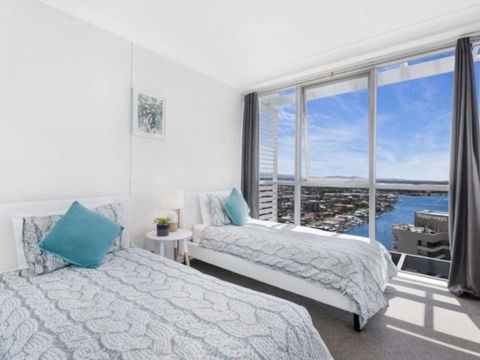 Beach Stay - Ocean & Riverview Resort Chevron Renaissance Central Surfers Paradise - Surfers Gold Coast 2