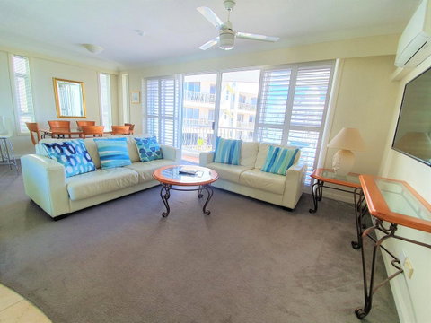 Broadbeach Holiday Apartments - Surfers Gold Coast 17