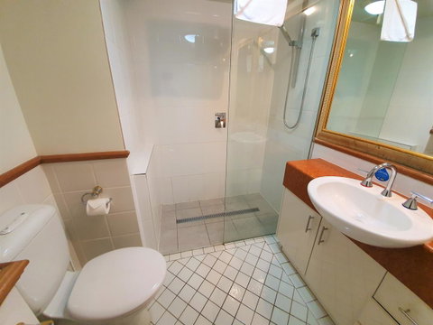 Broadbeach Holiday Apartments - Surfers Gold Coast 26
