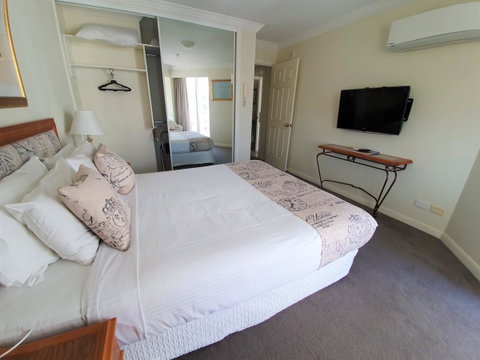 Broadbeach Holiday Apartments - Surfers Gold Coast 13
