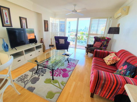 Broadbeach Holiday Apartments - Surfers Gold Coast 4