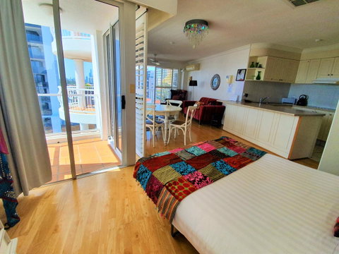 Broadbeach Holiday Apartments - Surfers Gold Coast 25