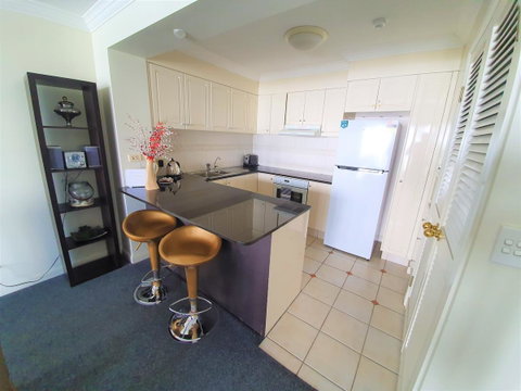 Broadbeach Holiday Apartments - Surfers Gold Coast 29