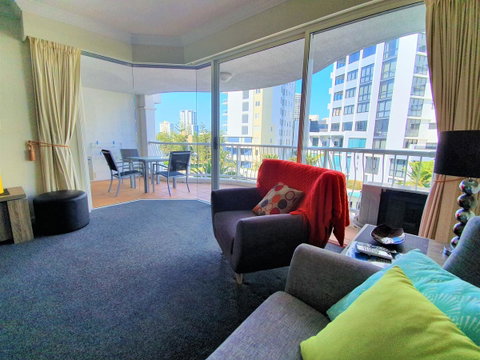 Broadbeach Holiday Apartments - Surfers Gold Coast 3