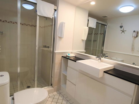 Broadbeach Holiday Apartments - Surfers Gold Coast 5