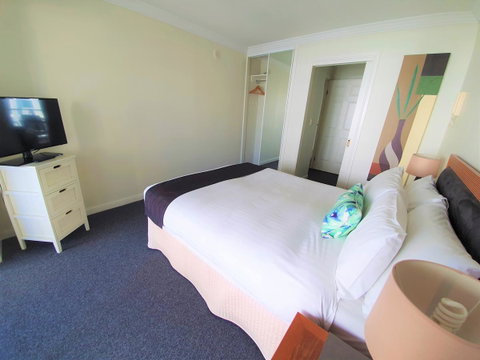 Broadbeach Holiday Apartments - Surfers Gold Coast 27