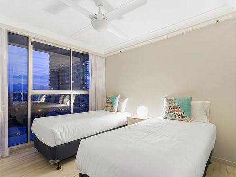 Sunbird Beach Resort Main Beach - Surfers Gold Coast 6