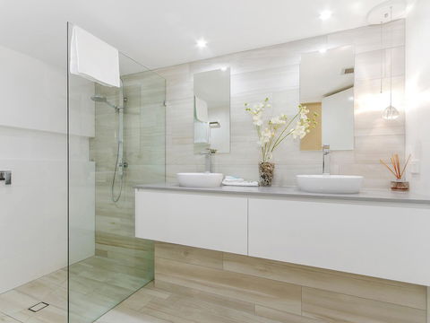 Sunbird Beach Resort Main Beach - Surfers Gold Coast 5