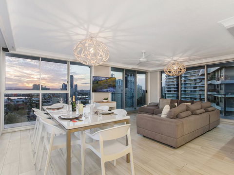 Sunbird Beach Resort Main Beach - Surfers Gold Coast 11
