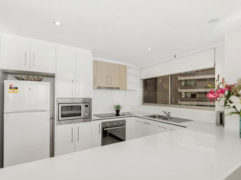 Sunbird Beach Resort Main Beach - Surfers Gold Coast 16