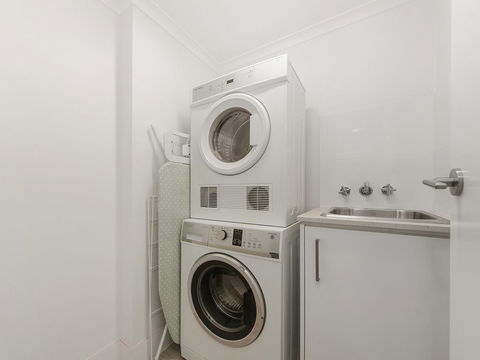 Sunbird Beach Resort Main Beach - Surfers Gold Coast 25