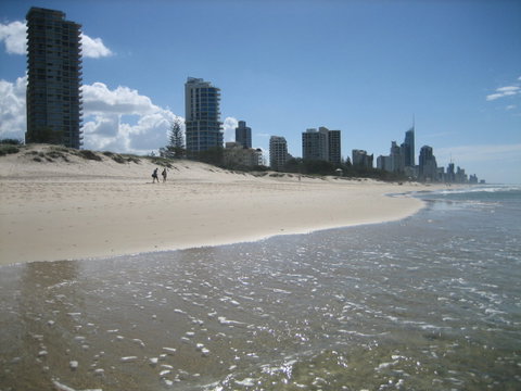 Talisman Apartments - Surfers Gold Coast 9
