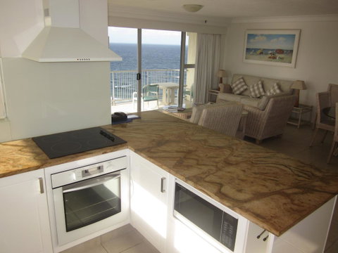 Talisman Apartments - Surfers Gold Coast 8