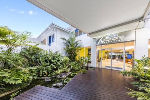 Silkari Lagoons Port Douglas - Surfers Gold Coast 11
