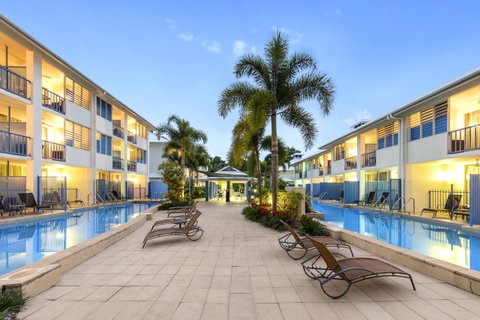 Silkari Lagoons Port Douglas - Surfers Gold Coast 12