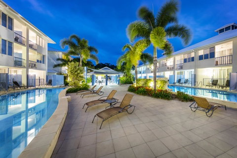 Silkari Lagoons Port Douglas - Surfers Gold Coast 5