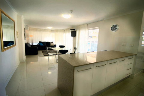 Grosvenor Beachfront Apartments Surfers Paradise - Surfers Gold Coast 3